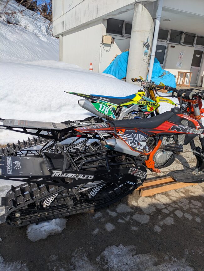 スノーバイクと大物猟